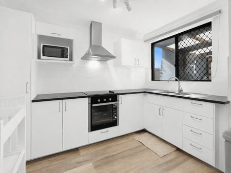 Renovated Villa in Yokine! - Photo 5