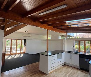 4 Bedroom Macleans College Zoned - Photo 3