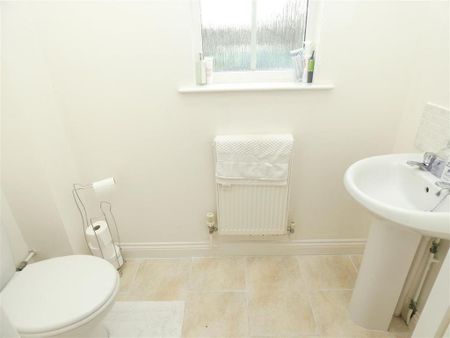 3 bedroom semi-detached house to rent - Photo 4