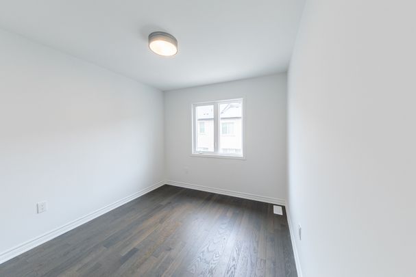 For Lease - 3028 Merrick Road, Oakville, Ontario - Photo 1