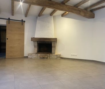 Location Maison 5 pièces 109m² GENSAC LA PALLUE 16130 - Photo 1