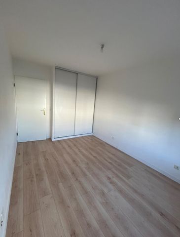 location Appartement T2 DE 43.44m² À ELANCOURT - Photo 3