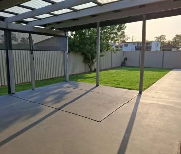 “Modern 3-Bedroom Home With Air Conditioning & Covered Patio - 3 Mi... - Photo 4