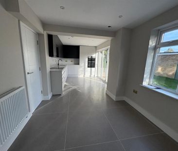 4 bedroom house to rent - Photo 2