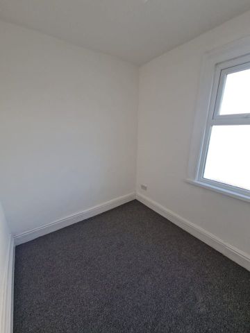 3 Bed Terraced House, Tudor Avenue, CH44 - Photo 5