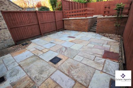 4 Bedroom House - Townhouse To Let - Photo 3