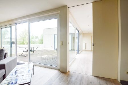 Zeer ruim en modern appartement te huur in Eernegem - Foto 4