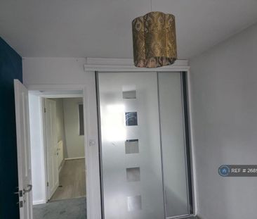 6 bedroom semi-detached house to rent - Photo 4