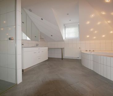 Zur Miete: Moderne 3-Zimmer-Penthouse-Wohnung mit großer Dachterras... - Photo 6