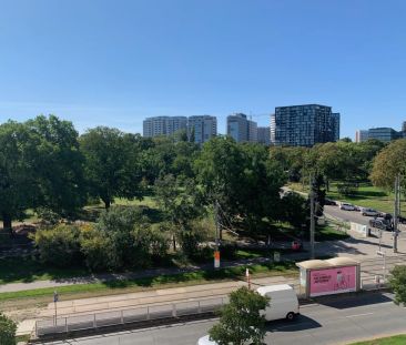 Wohnen im Zentrum - mit Blick zum "Schweizergarten" - Photo 4