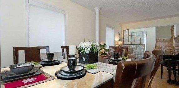 For Lease - 61 Formosa Drive, Richmond Hill, Ontario - Photo 2