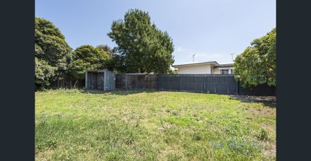 Comfortable 2 Bedroom Home With Space and Convenience..!! - Photo 5