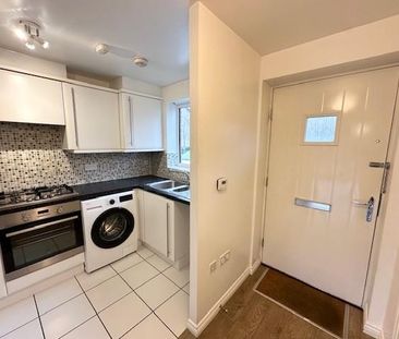 2 bedroom end of terrace house to rent - Photo 4