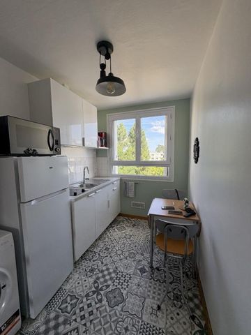 Location Appartement 4 pièces Meublé 68m² MERIGNAC 33700 - Photo 2