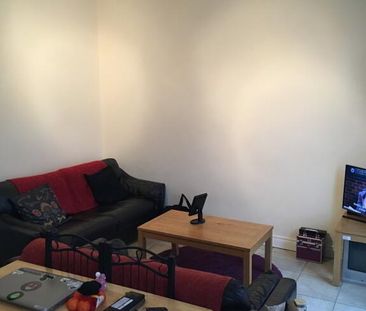 Flat 2-35 Ashley Avenue, Belfast, BT9 7BT - Photo 2