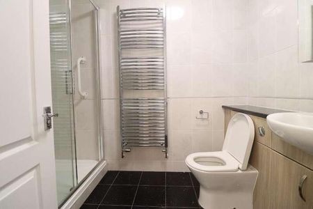 Cranbourne Court, Hale Lane, Edgware, Middlesex, HA8 - Photo 5