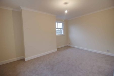 35b High Street, Marlborough, Marlborough, SN8 - Photo 3