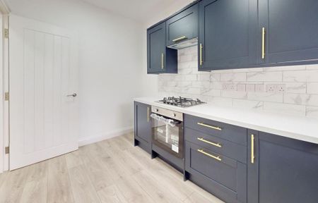 4 bedroom flat to rent - Photo 4