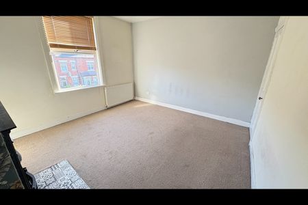 3 Bed Terraced House, Parkfield Mount, LS11 - Photo 4