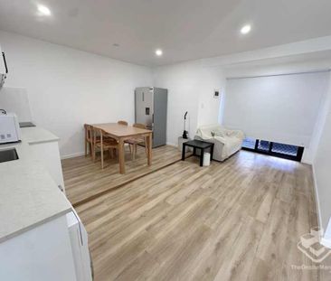 Fully Furnished 2-Bedrooms, 1-Bathroom Renovated Unit for Rent in S... - Photo 3