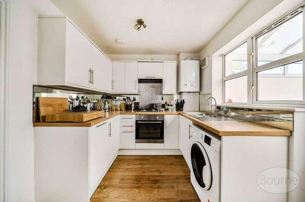 Riverview Gardens, Cobham, Surrey, KT11 - Photo 1