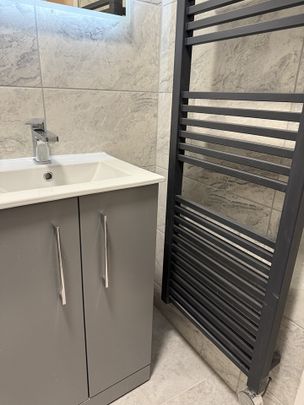 2 Bed Flat, Seaview Road, CH45 - Photo 1