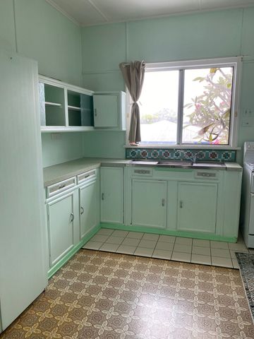 SPACIOUS THREE-BEDROOM HOME - Photo 4