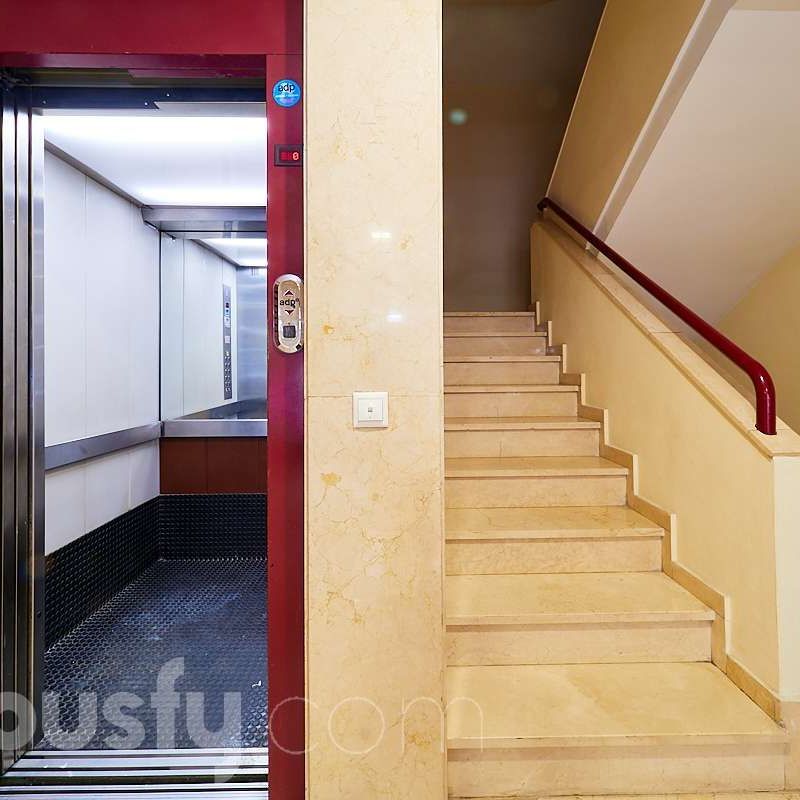 Piso de alquiler en Carrer Carlet, ., Ensanche - Diputación - Photo 1