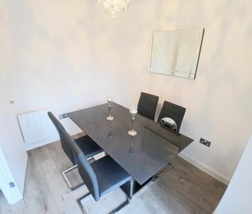 3 bedroom flat to rent - Photo 2