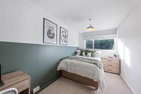 5 bedroom semi-detached house to rent - Photo 4