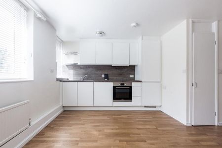 Ground floor flat to rent - Photo 5