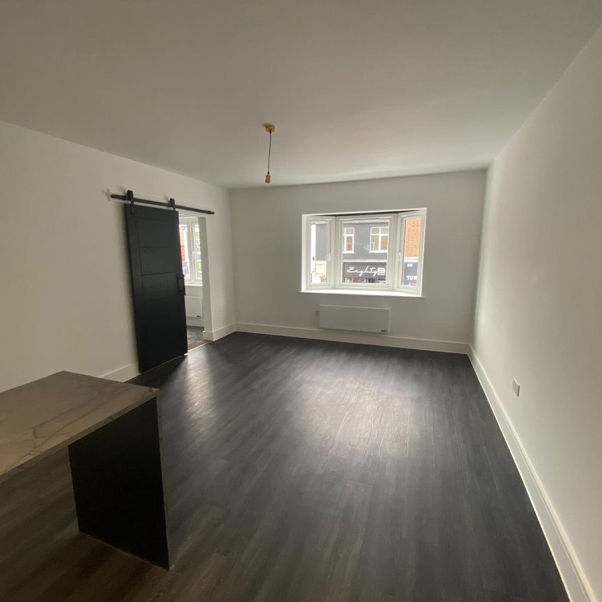 Rayleigh, SS6 - Photo 1