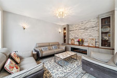 4 bedroom semi-detached house to rent - Photo 3