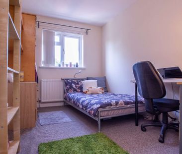 Great location for all universities! - Photo 2