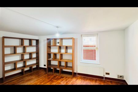 4 Bed Terraced House, Conington Road, SE13 - Photo 2