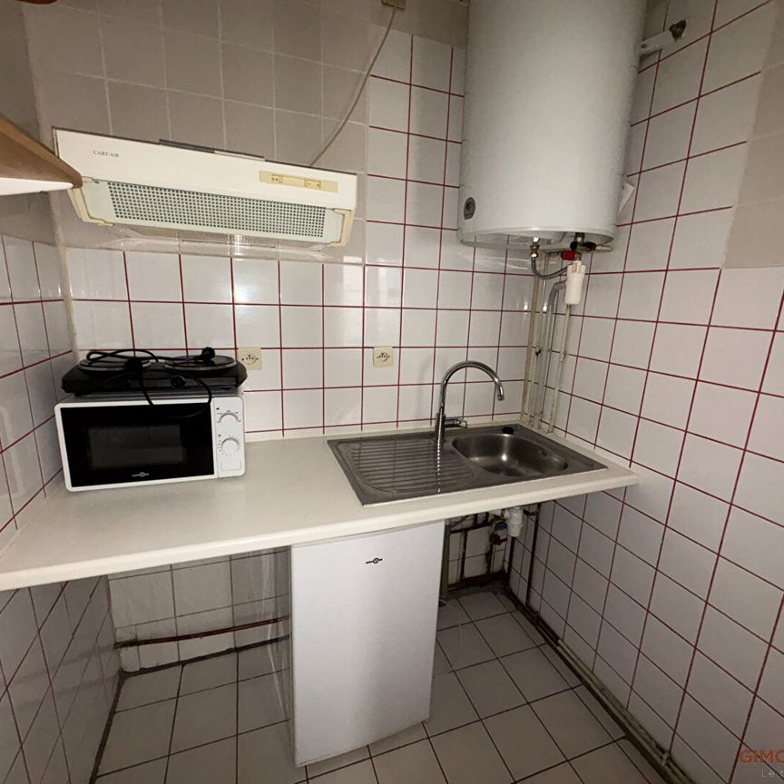 Location Appartement 2 pièces 27m² - Photo 1