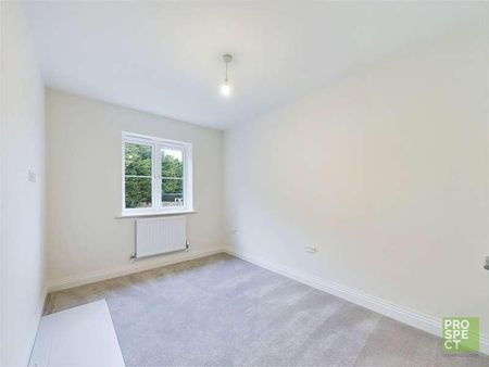 Woodward Lane, Warfield, Bracknell, Berkshire, RG42 - Photo 5