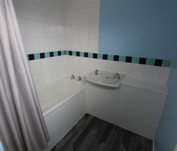 2 bedroom terraced house to rent - Photo 6