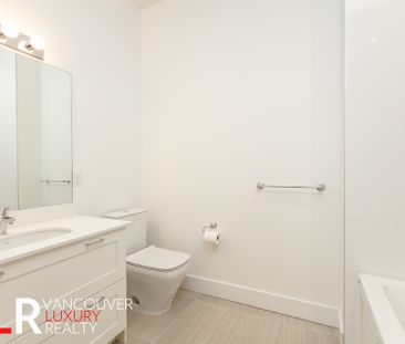 Condo in North Vancouver, BC - Photo 3