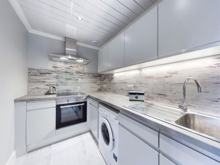 1 bedroom flat to rent - Photo 5
