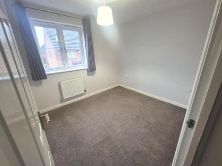 3 bedroom semi-detached house to rent - Photo 2
