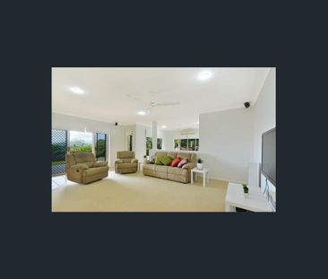 Well-Presented 3-Bedroom Home with Outdoor Space + Pool - Photo 2