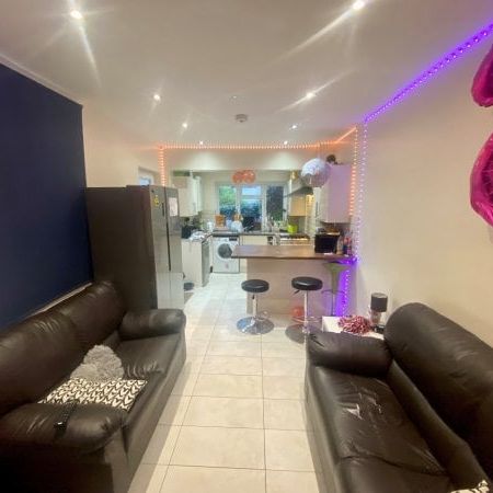 £160 pppw 5 Bed Cromwell St,NG7 4GJ, Property for rent - Photo 1