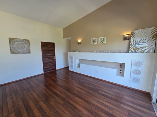 Location Maison 7 pièces 183m² ST ANDRE 97440 - Photo 1