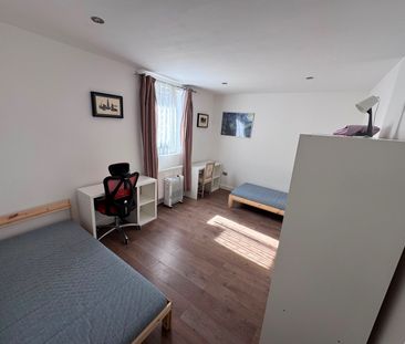 2 Bed Bungalow, Catford Hill, SE6 - Photo 5