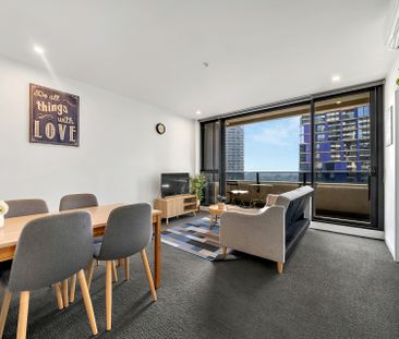 Spacious 2-Bedroom Apartment in Prime Melbourne CBD Location - Avai... - Photo 4