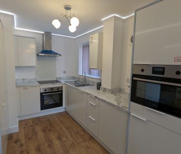 Highmoor, Trawler Road, Swansea, Marina, SA1 1YE - Photo 4