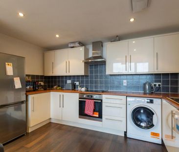 2 bedroom apartment to rent - Photo 2