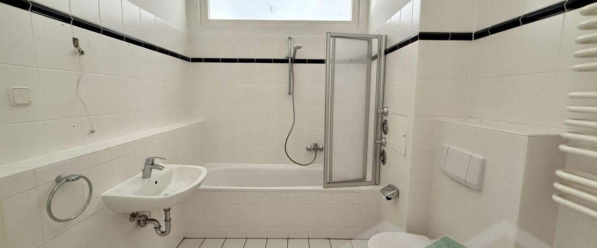 ** Große 2-Zimmer-Whg. mit Parkett im Zentrum-Nordwest ** - Photo 1