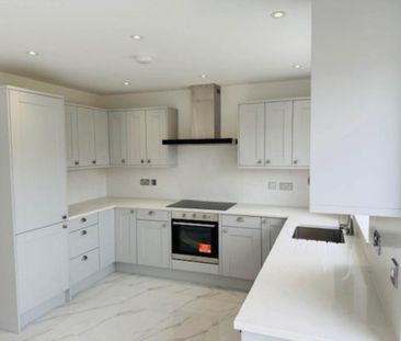 4 bedroom townhouse to rent - Photo 5